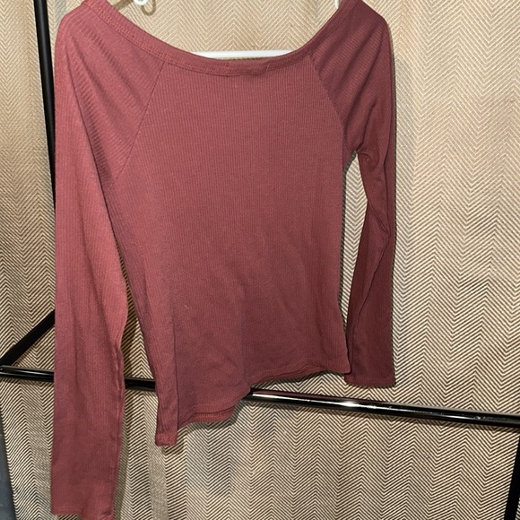 Maroon long sleeve with buttons size small - Picture 3 of 3